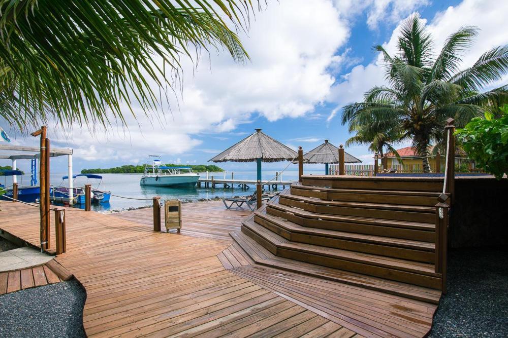 Wikkid Resort Dixon Cove 외부 사진