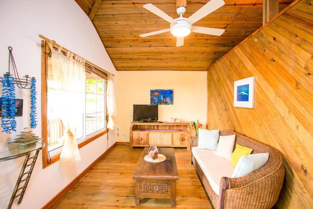Wikkid Resort Dixon Cove 외부 사진