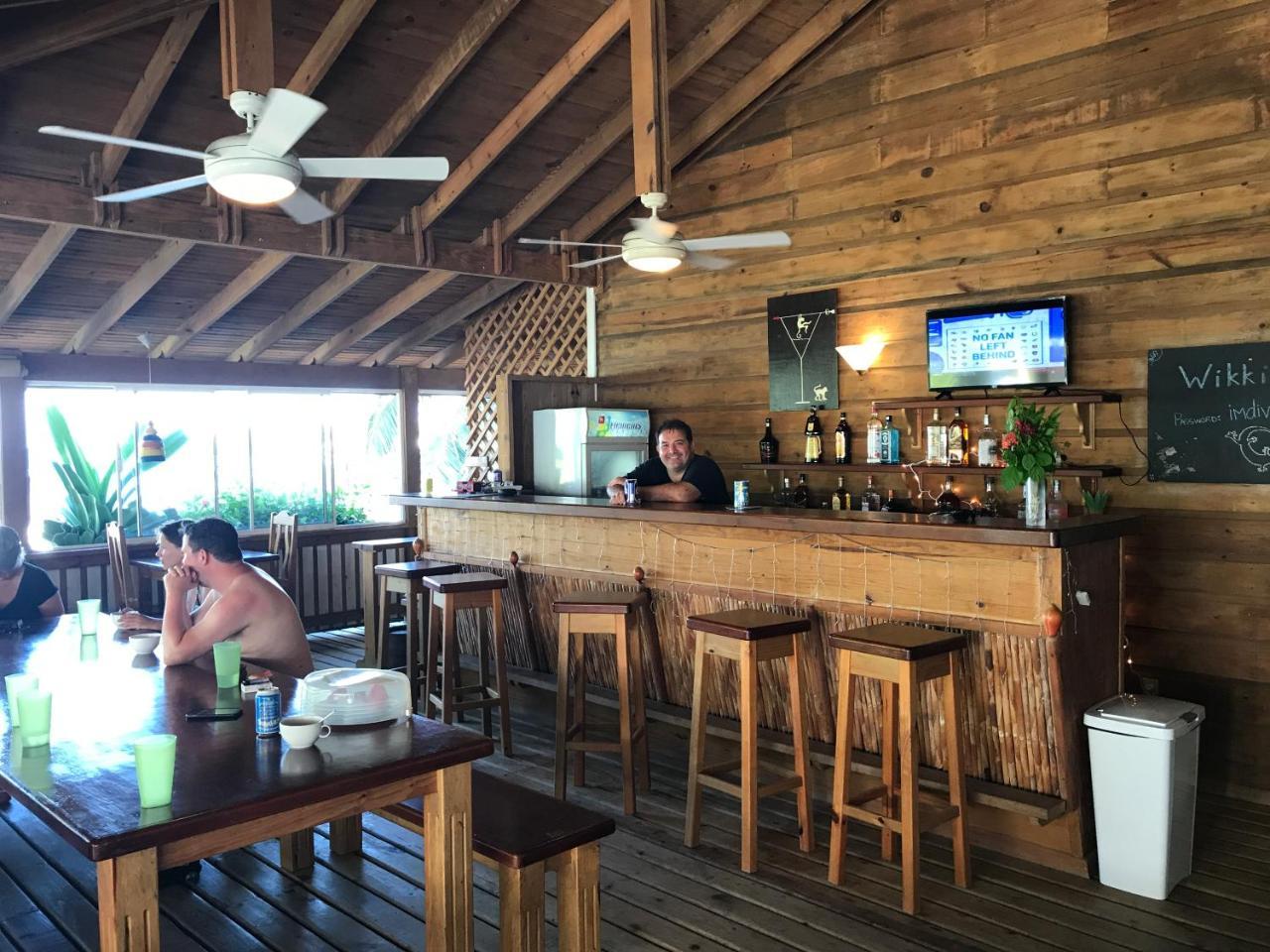 Wikkid Resort Dixon Cove 외부 사진