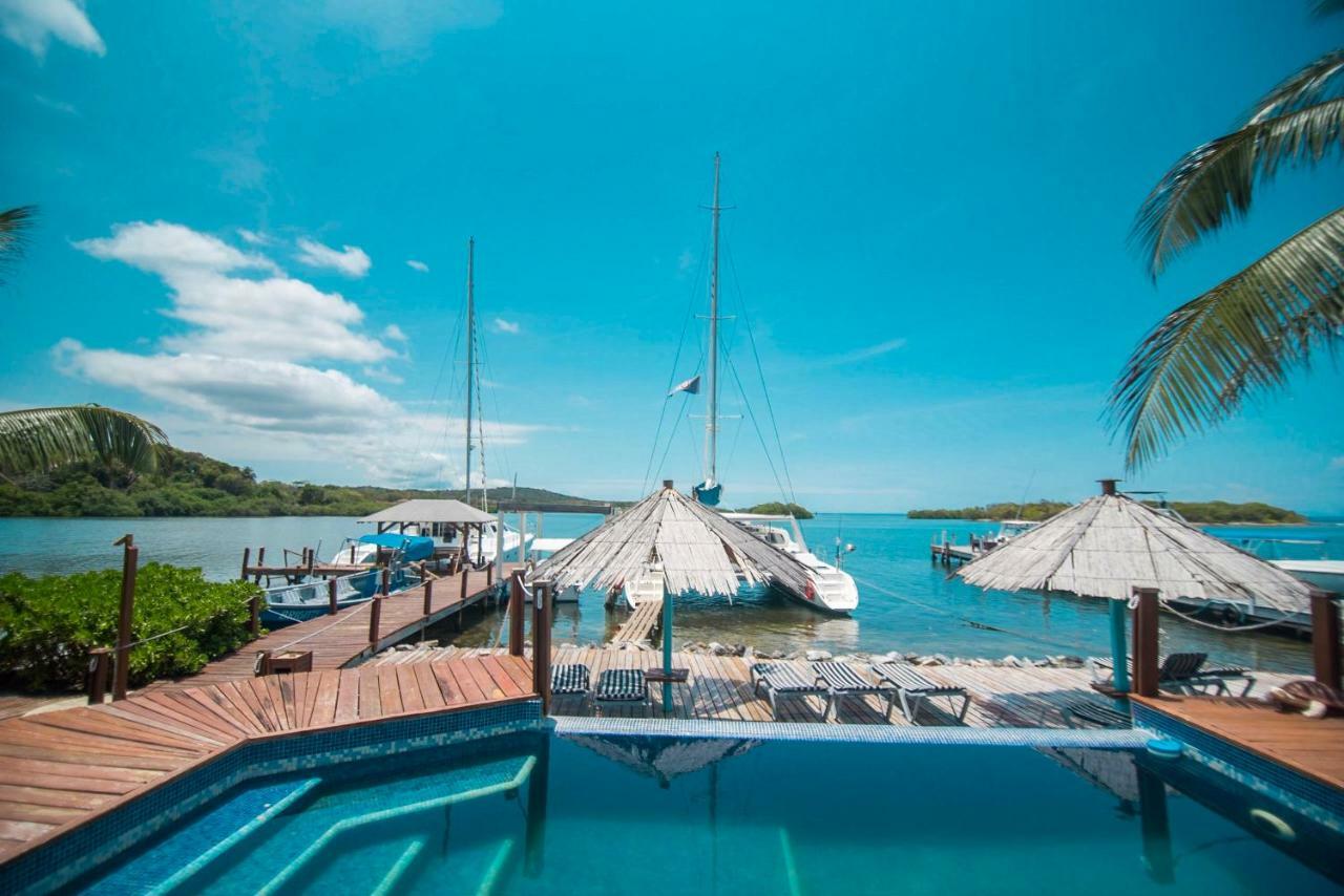 Wikkid Resort Dixon Cove 외부 사진