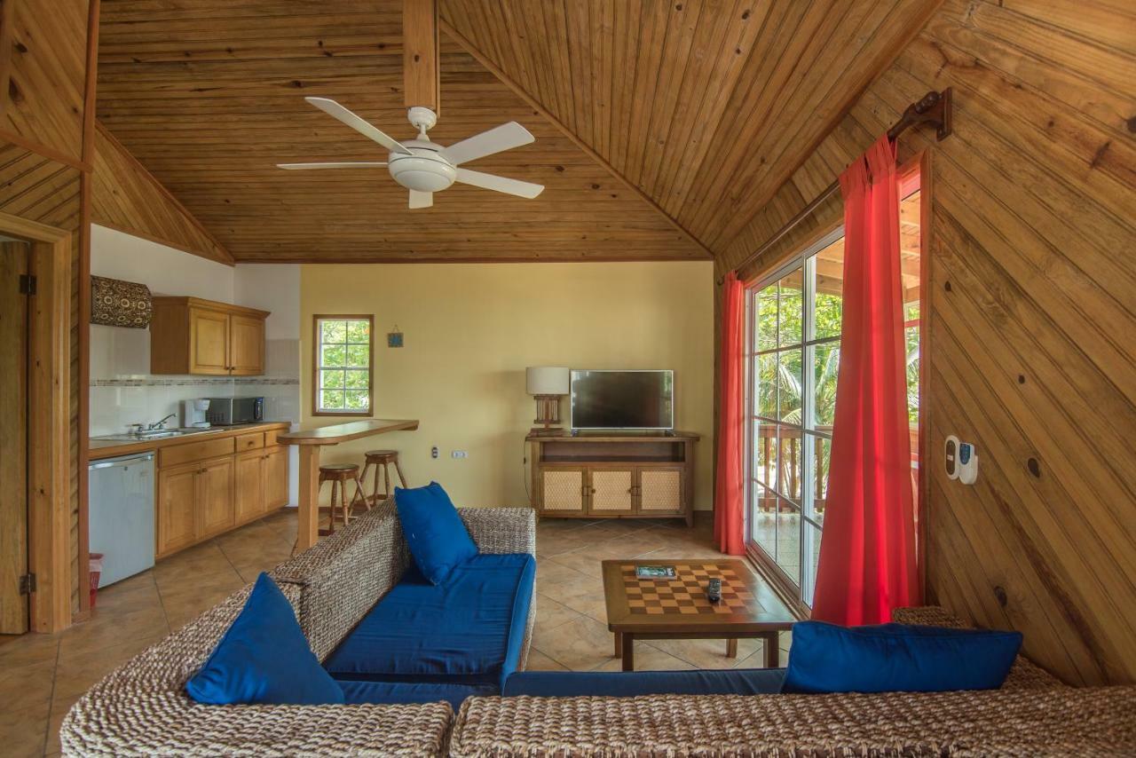 Wikkid Resort Dixon Cove 외부 사진